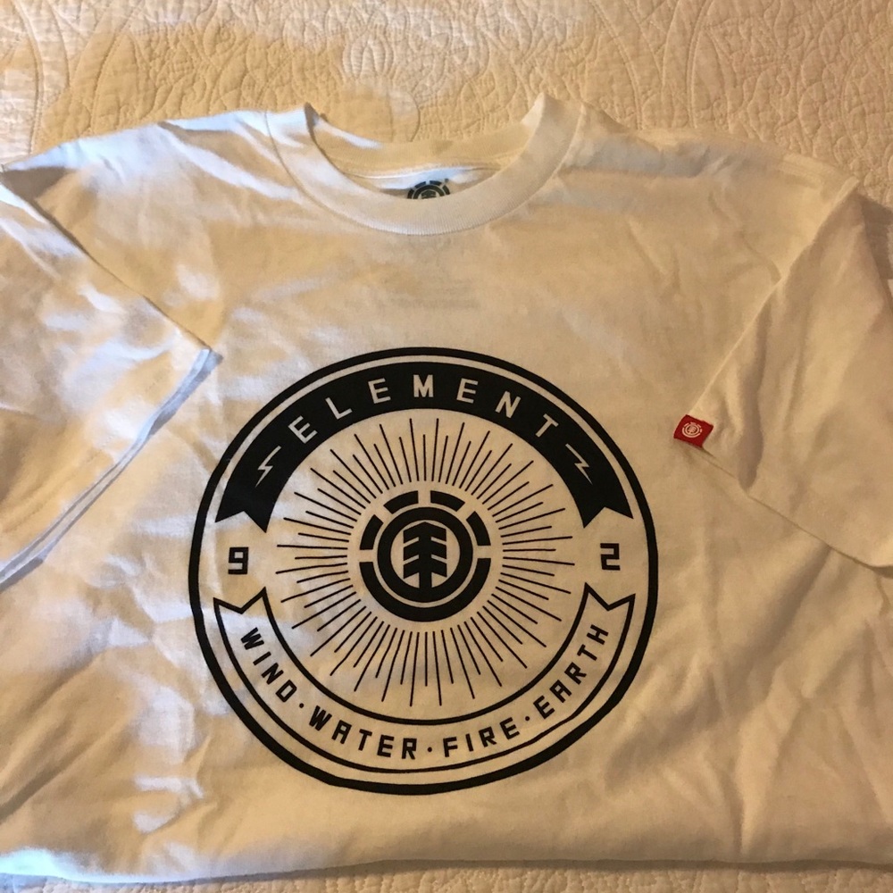 Element Tshirt in a Men’s Small.